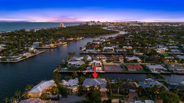 2870 NE 24th Place, Fort Lauderdale, FL 33305