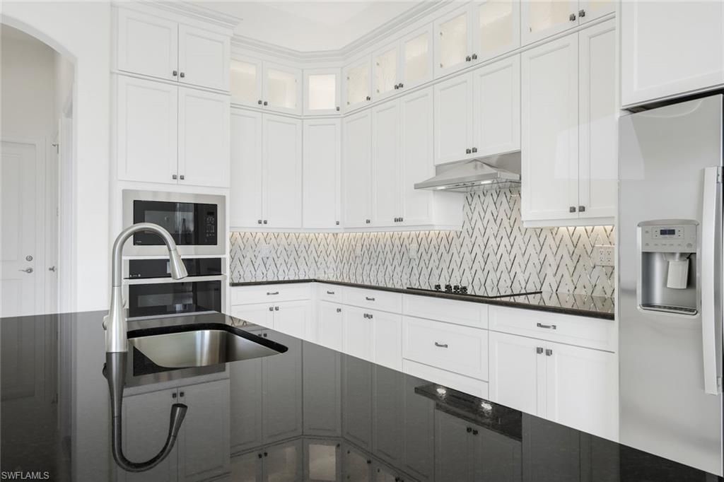 Image 21 of property listing at 1205 SE 20th CT, Cape Coral, FL 33990