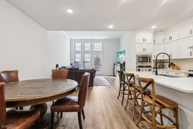 28 Dahlia Dr 28, Warren Twp., NJ 07059