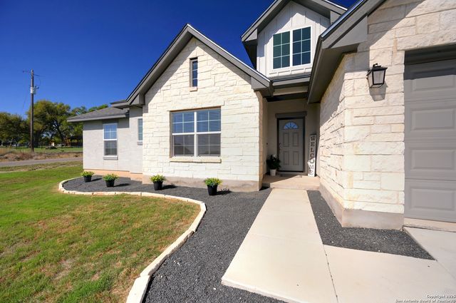 132 Frank Jones, Blanco, TX 78606