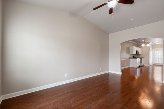 1040 Charlie Daniels Pkwy Apt 163, Mount Juliet, TN 37122