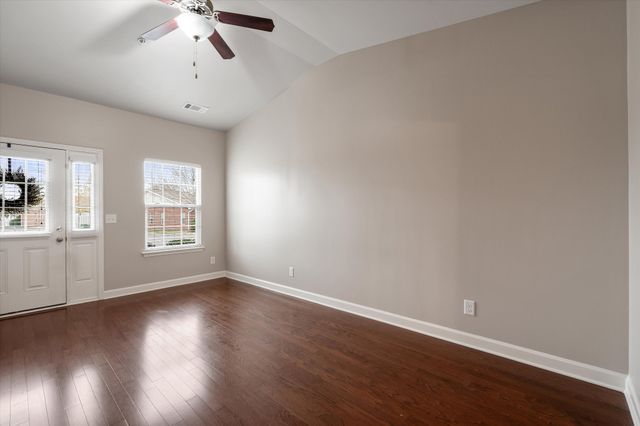 1040 Charlie Daniels Pkwy Apt 163, Mount Juliet, TN 37122