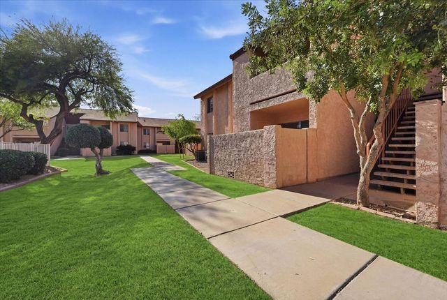 1942 S Emerson 107, Mesa, AZ 85210