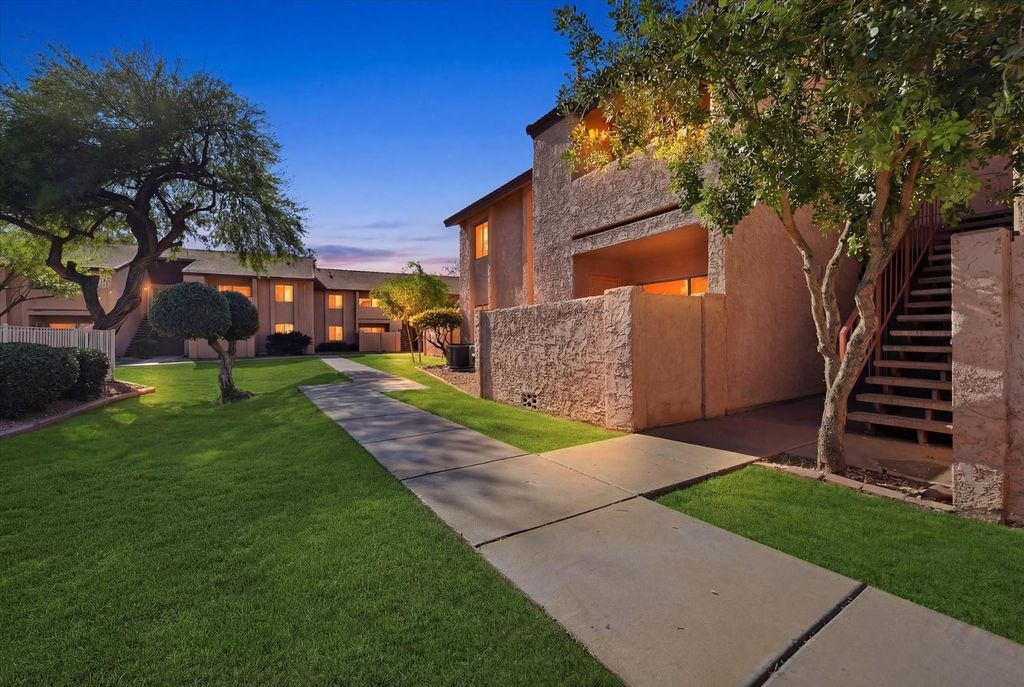 1942 S Emerson 107, Mesa, AZ 85210