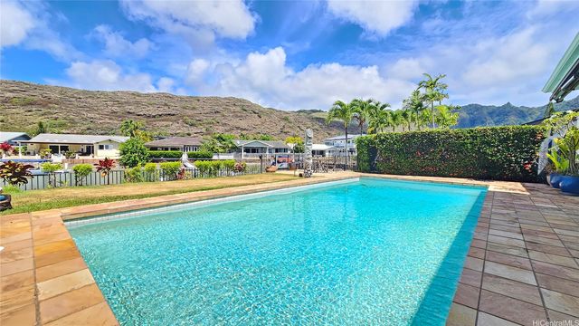 656 Kumukahi Place, Honolulu, HI 96825