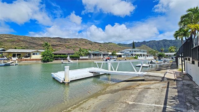 656 Kumukahi Place, Honolulu, HI 96825