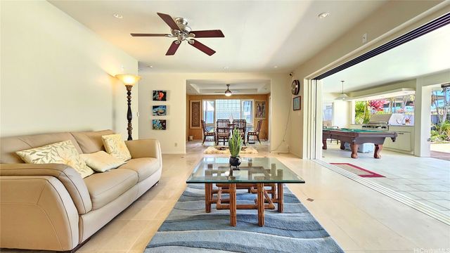 656 Kumukahi Place, Honolulu, HI 96825