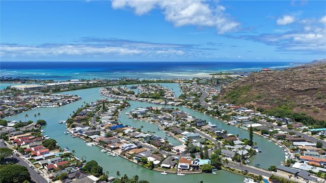 656 Kumukahi Place, Honolulu, HI 96825