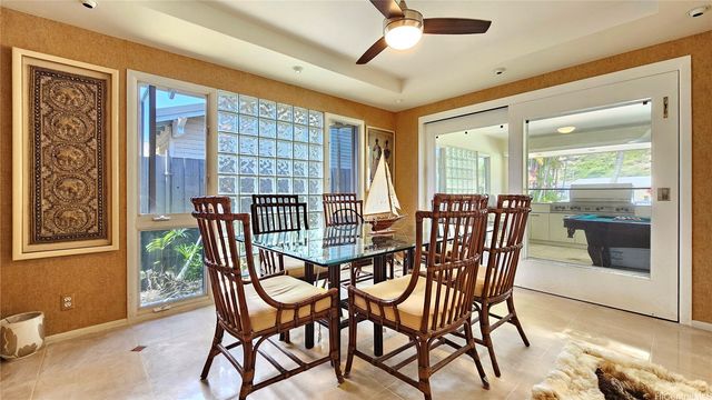 656 Kumukahi Place, Honolulu, HI 96825