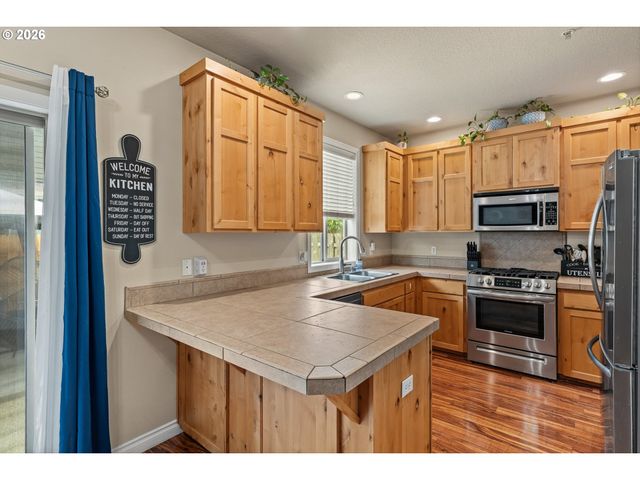 12671 VILLARD Pl, Oregon City, OR 97045