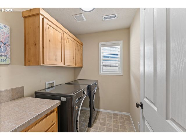 12671 VILLARD Pl, Oregon City, OR 97045