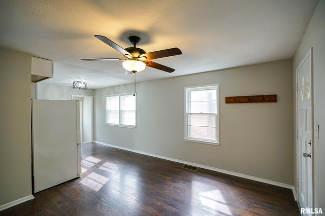 1030 E MAYWOOD Avenue, Peoria, IL 61603