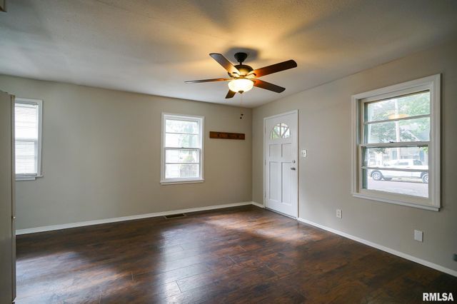 1030 E MAYWOOD Avenue, Peoria, IL 61603