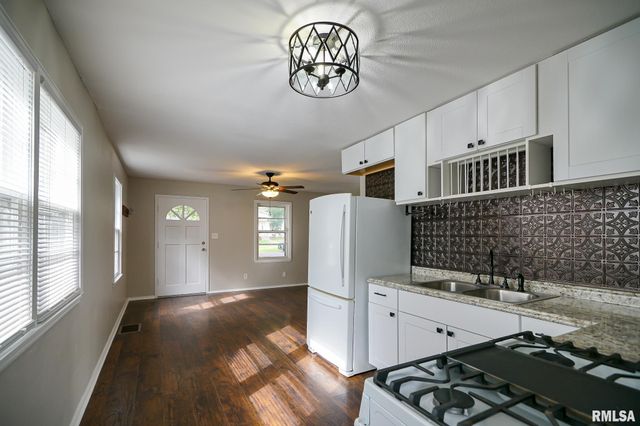 1030 E MAYWOOD Avenue, Peoria, IL 61603