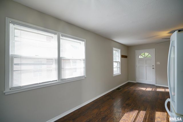 1030 E MAYWOOD Avenue, Peoria, IL 61603