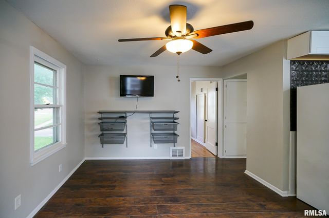 1030 E MAYWOOD Avenue, Peoria, IL 61603