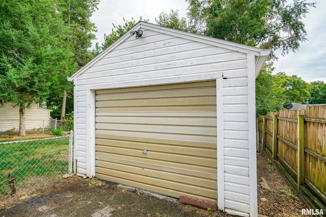 1030 E MAYWOOD Avenue, Peoria, IL 61603