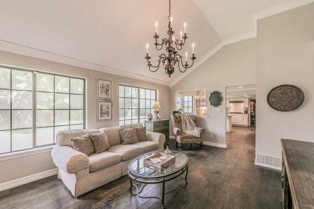 4153 Harvestwood Drive, Grapevine, TX 76051