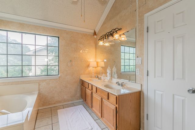 4153 Harvestwood Drive, Grapevine, TX 76051