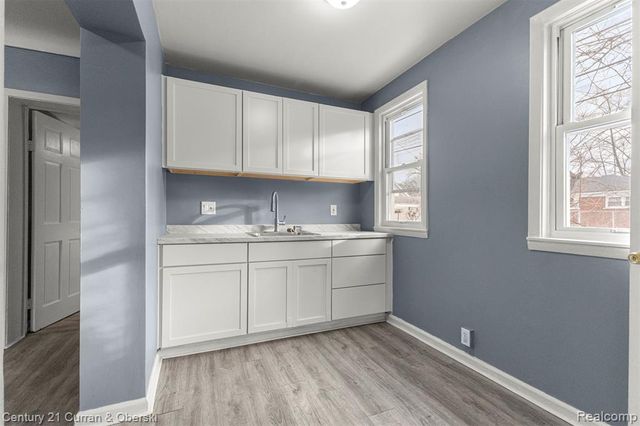 18634 Wood Street, Melvindale, MI 48122