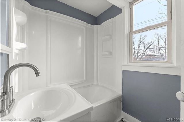 18634 Wood Street, Melvindale, MI 48122