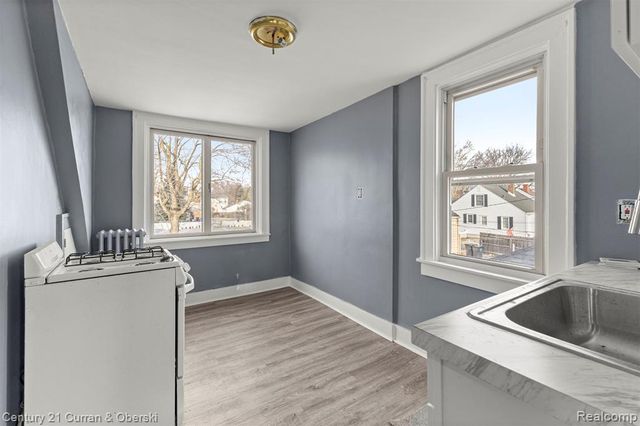 18634 Wood Street, Melvindale, MI 48122