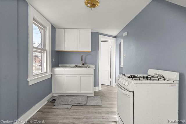 18634 Wood Street, Melvindale, MI 48122