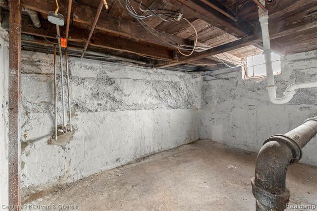 18634 Wood Street, Melvindale, MI 48122