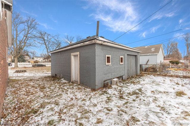 18634 Wood Street, Melvindale, MI 48122