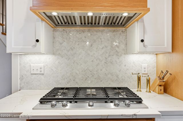 6200 Brentwood Ct, Crestwood, KY 40014