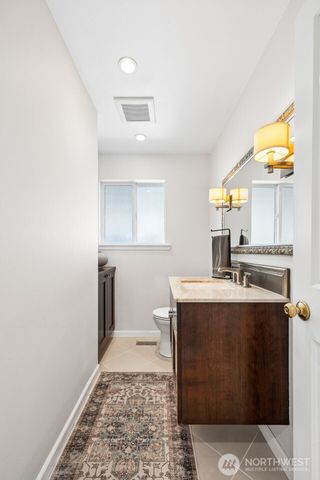 20811 8th Ave S, Des Moines, WA 98198