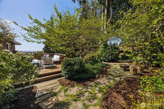 20811 8th Ave S, Des Moines, WA 98198