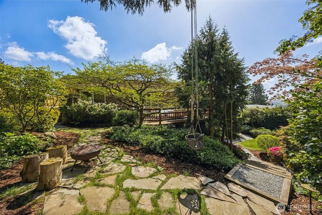 20811 8th Ave S, Des Moines, WA 98198