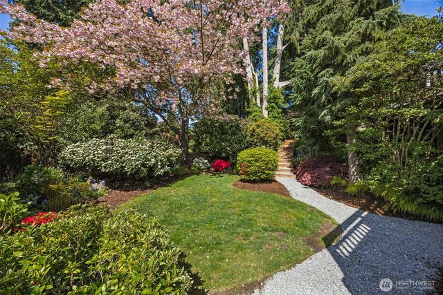 20811 8th Ave S, Des Moines, WA 98198