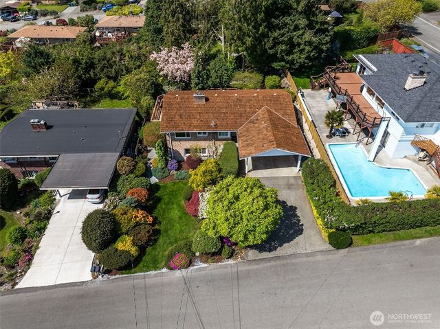 20811 8th Ave S, Des Moines, WA 98198