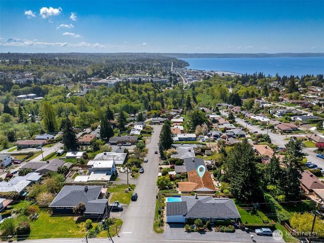 20811 8th Ave S, Des Moines, WA 98198