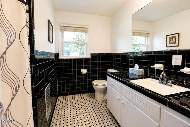 20495 Blue Spruce Road, Bristol, VA 24202