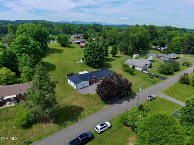 20495 Blue Spruce Road, Bristol, VA 24202