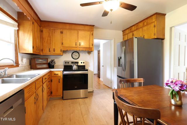 20495 Blue Spruce Road, Bristol, VA 24202