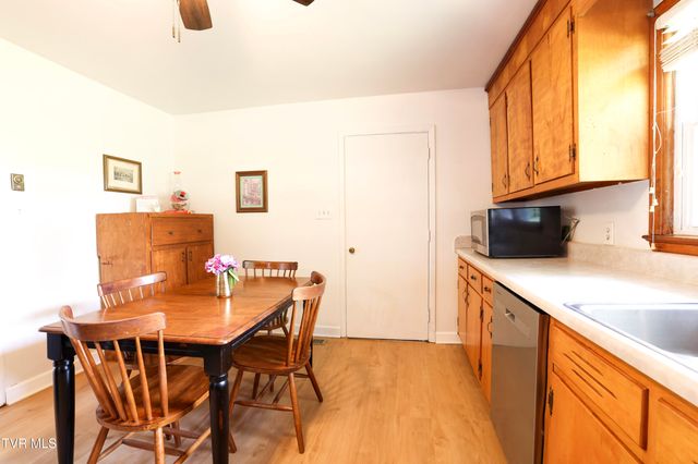 20495 Blue Spruce Road, Bristol, VA 24202