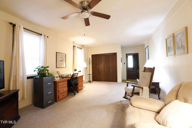 20495 Blue Spruce Road, Bristol, VA 24202