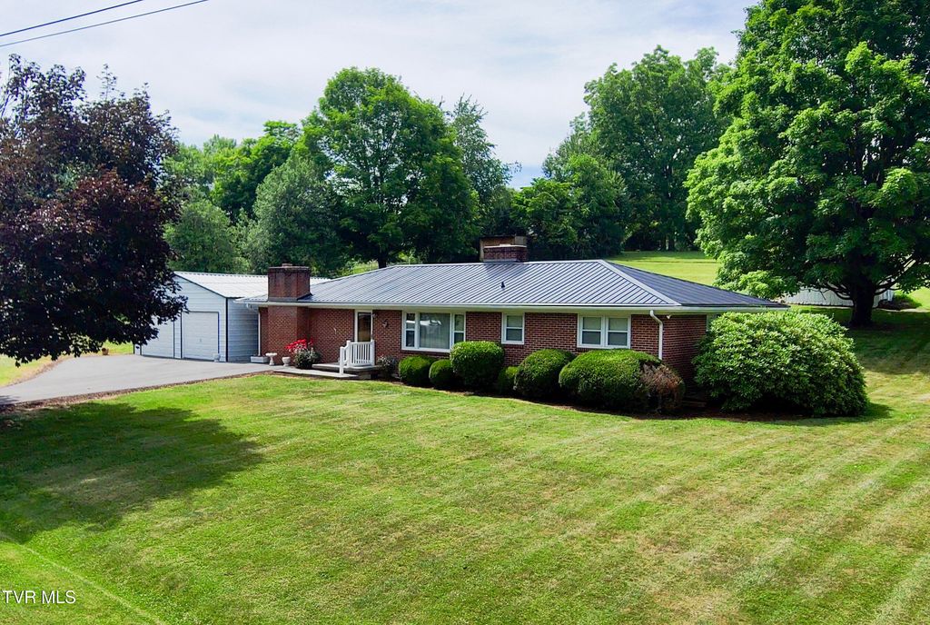 20495 Blue Spruce Road, Bristol, VA 24202