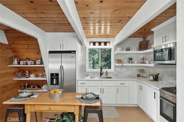 26980 Everest, Lake Arrowhead, CA 92317