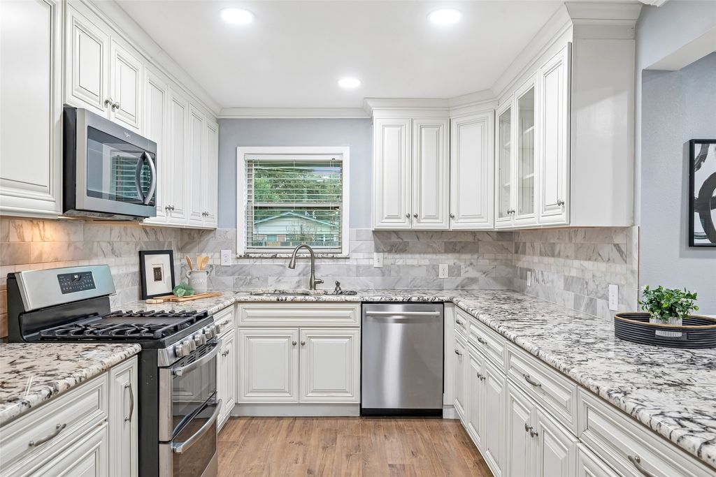 3438 Princeton Drive, Irving, TX 75062 — exterior
