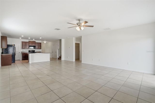 214 ENGLISH HERITAGE PLACE, Dover, FL 33527