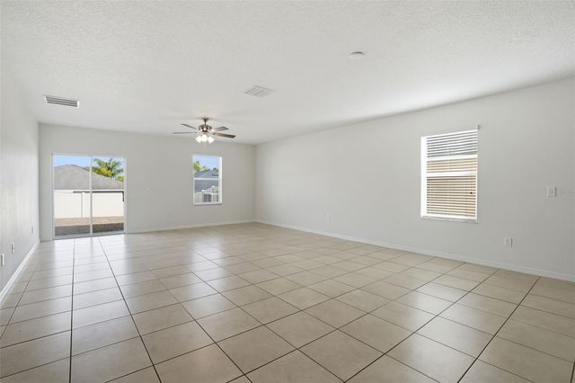 214 ENGLISH HERITAGE PLACE, Dover, FL 33527