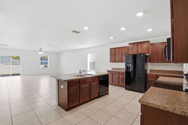 214 ENGLISH HERITAGE PLACE, Dover, FL 33527