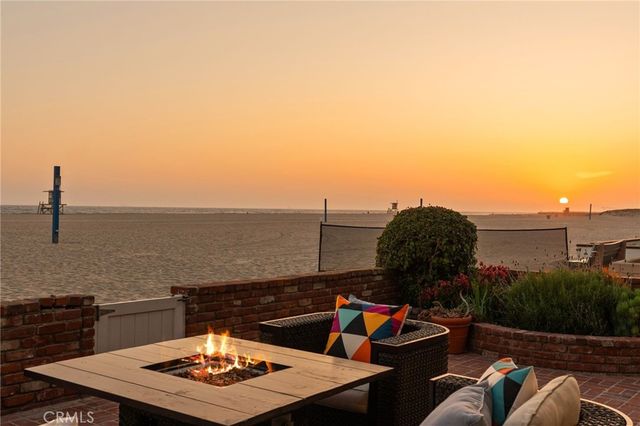6910 W Oceanfront, Newport Beach, CA 92663
