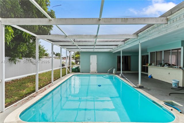 7531 Harbour Blvd, Miramar, FL 33023
