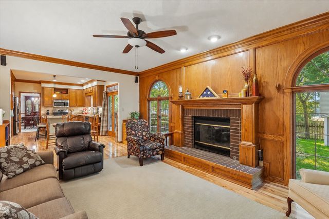 804 Prairie View Drive, West Des Moines, IA 50266